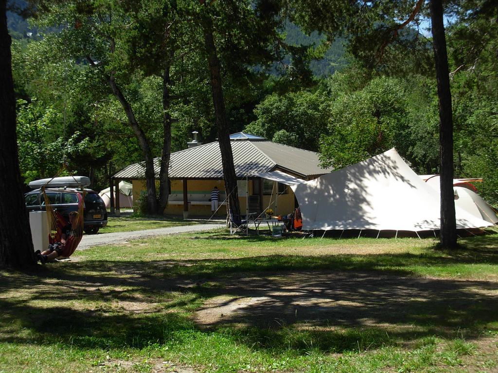 La Rochette Hotel Гилестр Екстериор снимка