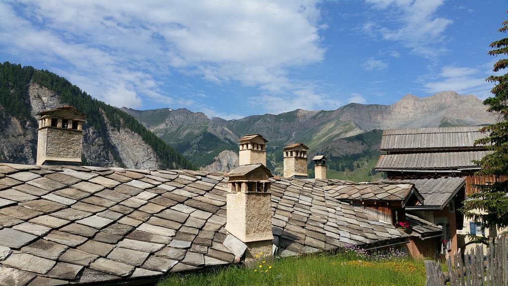 La Rochette Hotel Гилестр Екстериор снимка