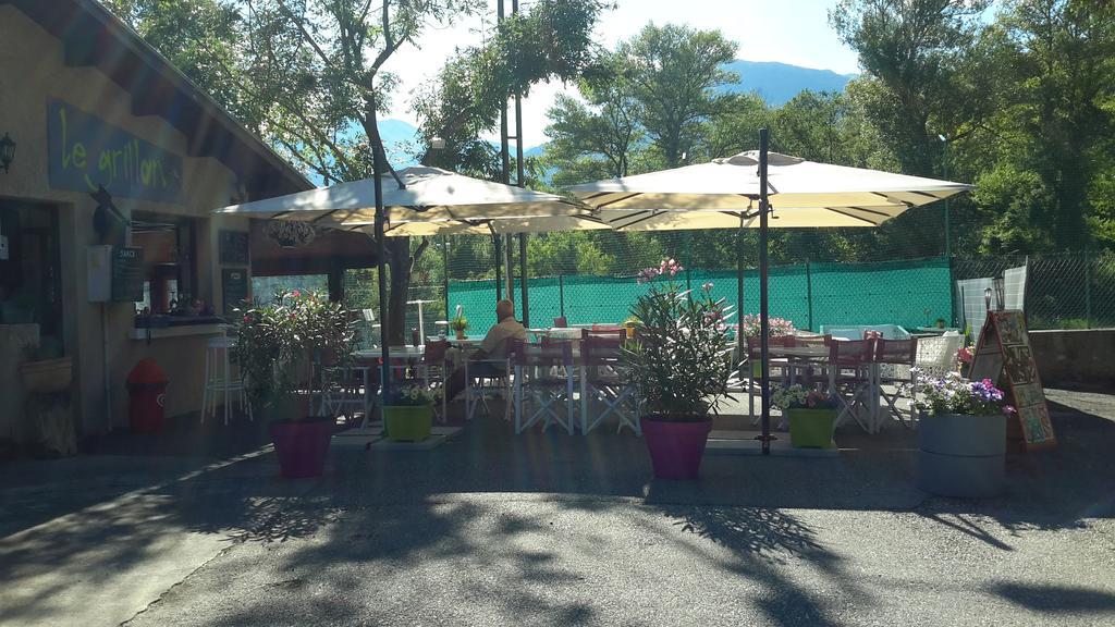La Rochette Hotel Гилестр Екстериор снимка